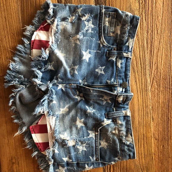 Clothes - Picture 3 of 4